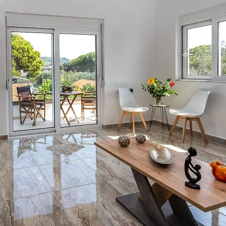 Sweet Luxury 5 Apartment