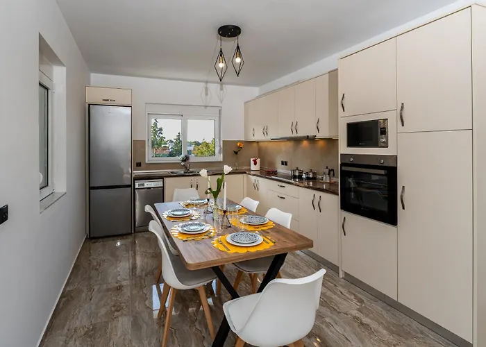 Sweet Luxury イアリソス